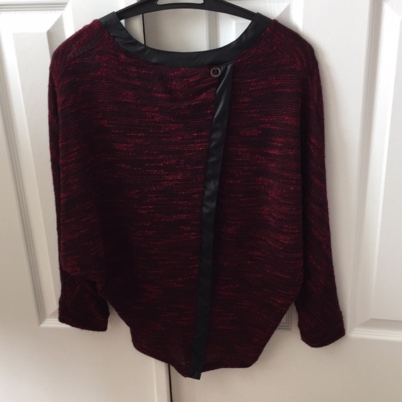 🍀Mix media asymmetrical sweater - Picture 4 of 6